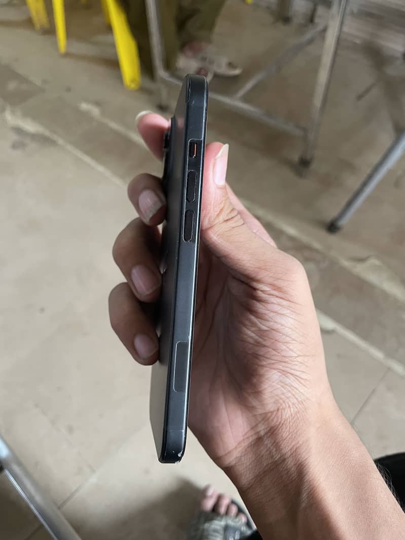 Apple iPhone 15 6