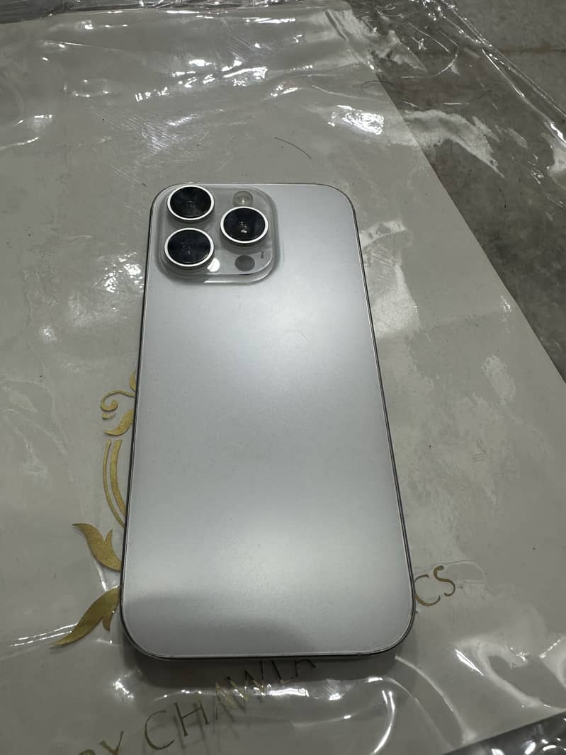 Apple iPhone 16 Pro 0