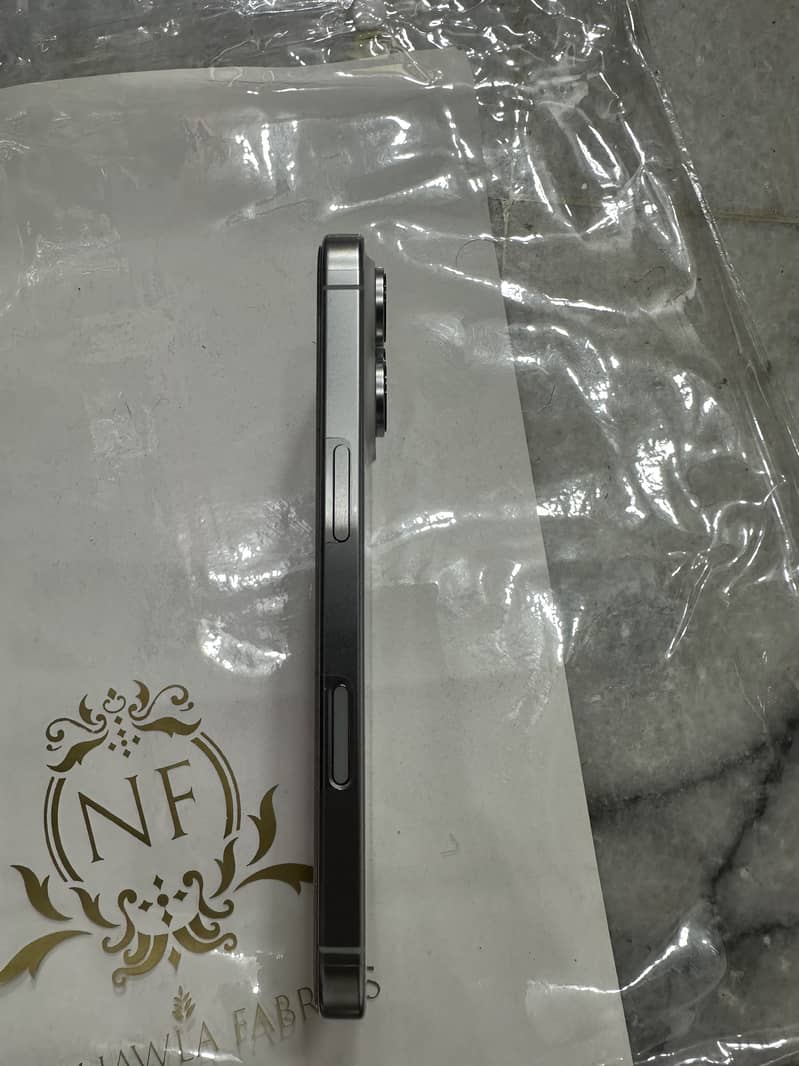 Apple iPhone 16 Pro 5