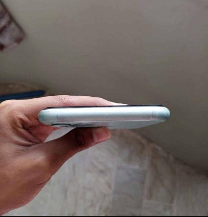 Apple iPhone 11 2