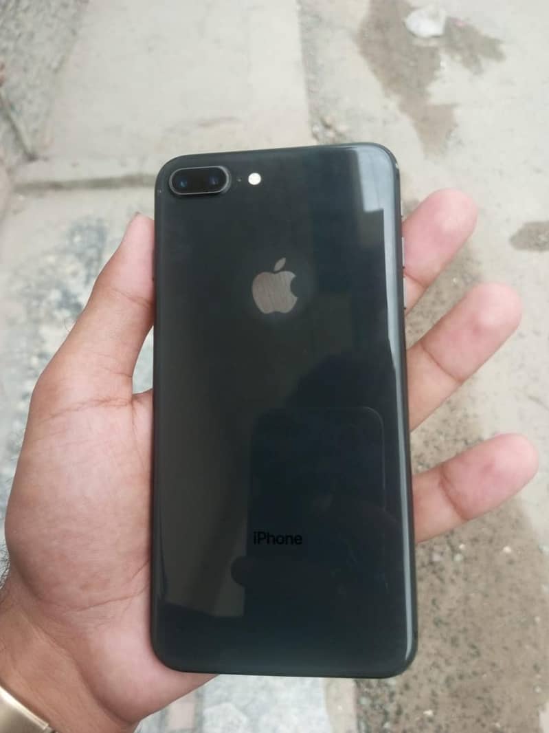 Apple iPhone 8 Plus 0