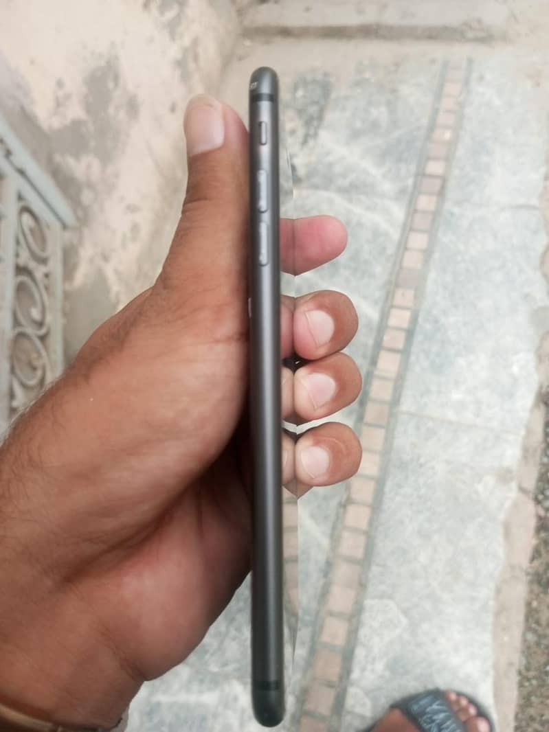 Apple iPhone 8 Plus 2