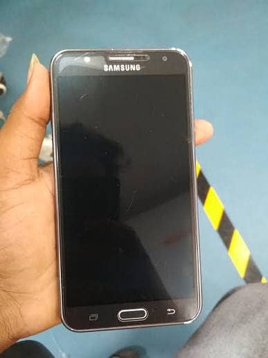 Samsung J7