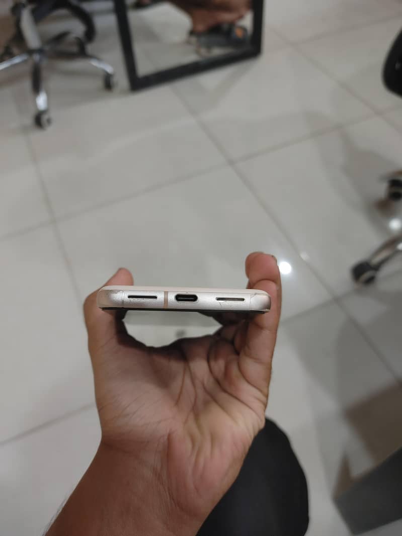 Google Pixel 8 5