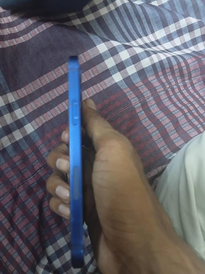 Apple iPhone 12 2