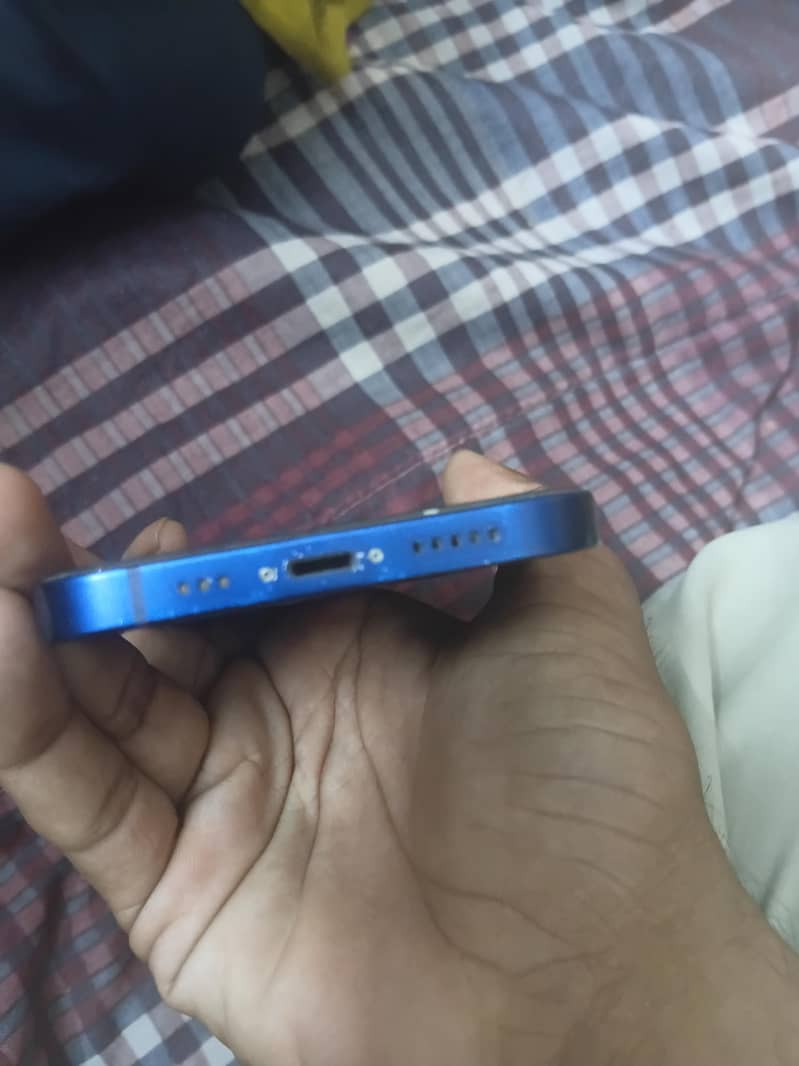 Apple iPhone 12 3