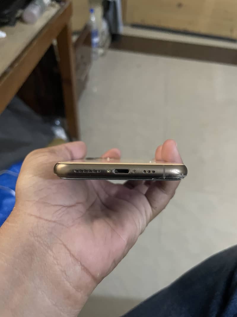 Apple iPhone 11 Pro 1