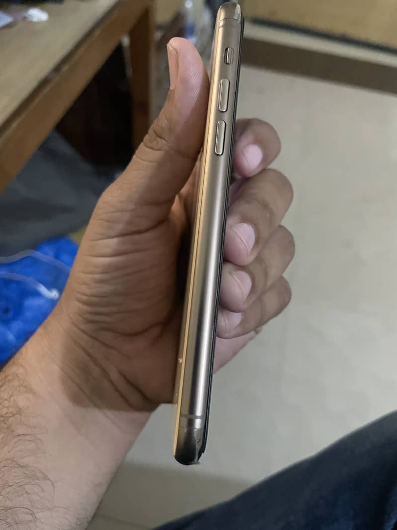 Apple iPhone 11 Pro 6