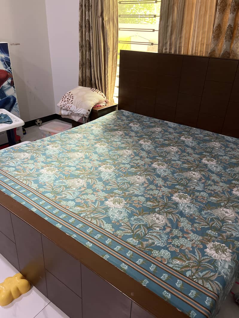 Double Bed king Size 2