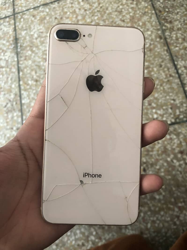 Apple iPhone 8 Plus 1