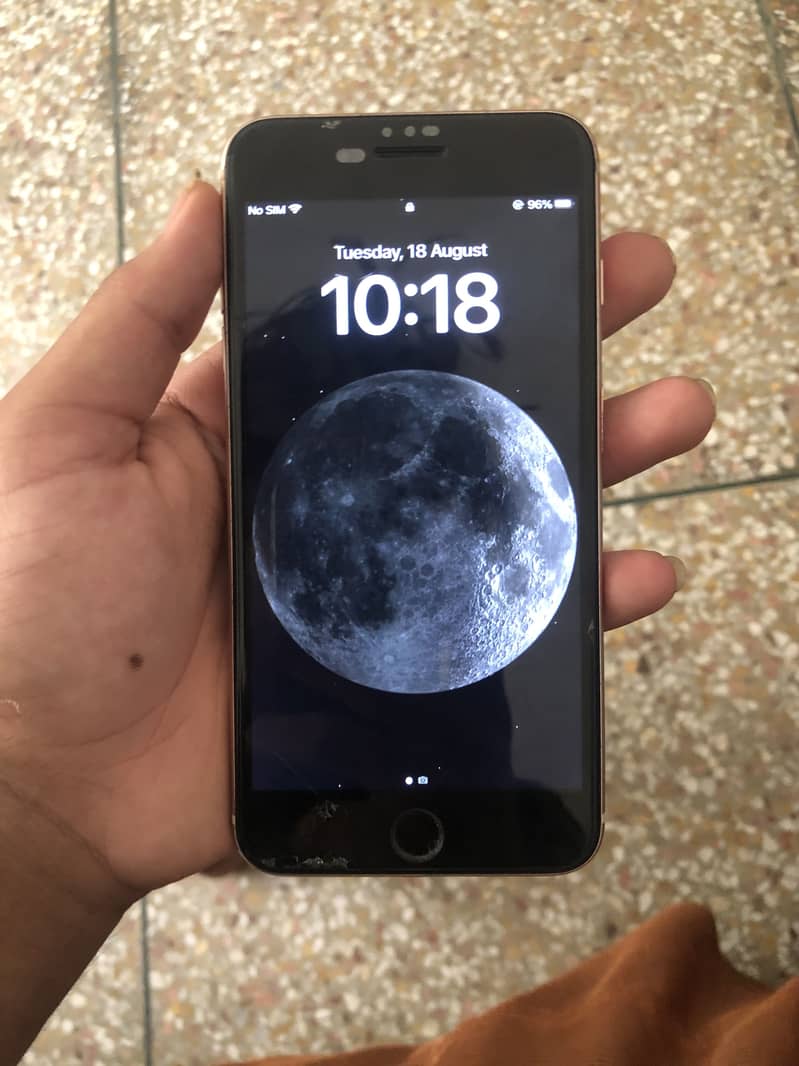 Apple iPhone 8 Plus 3