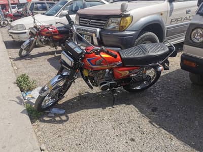 united 125 Abbottabad number a1 bike