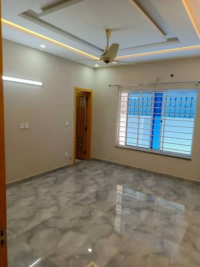 40/80 (14Marla)House Available For Rent in G13