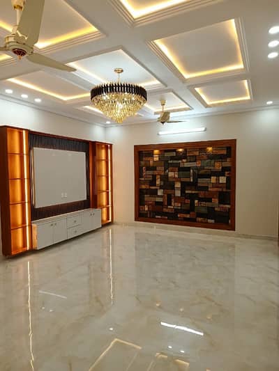 35 / 70 Ground portion available for Rent in G13