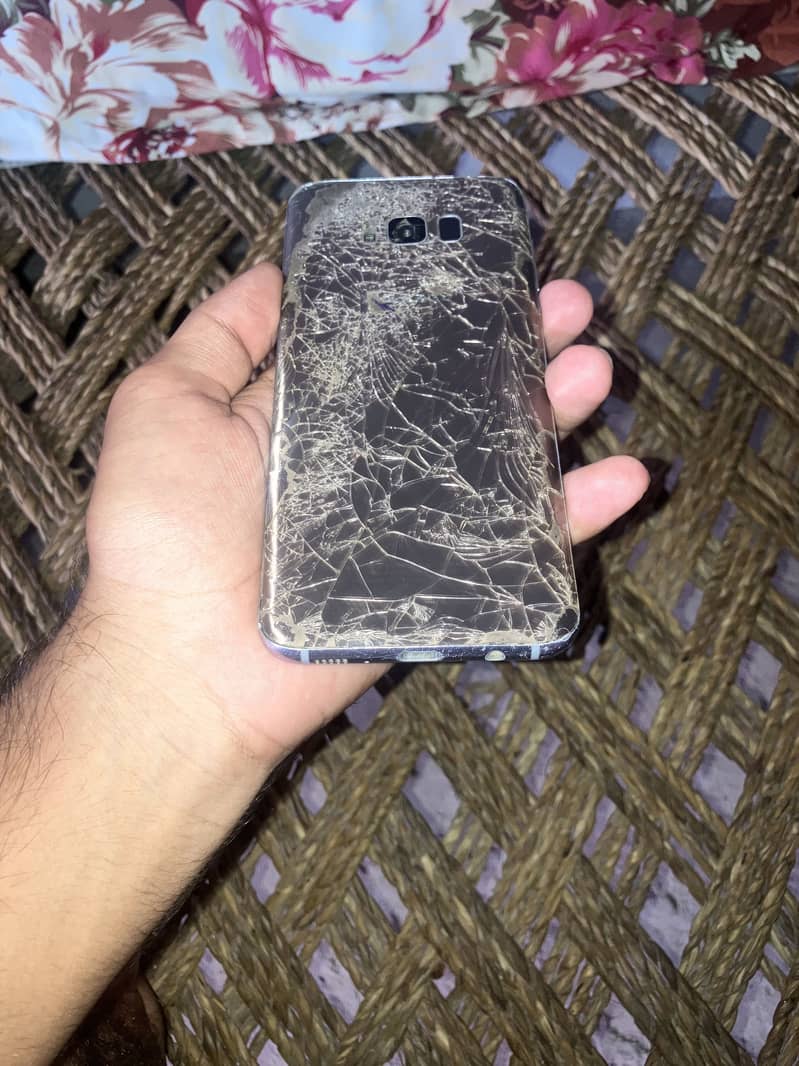 Samsung Mobile S8 Plus 1