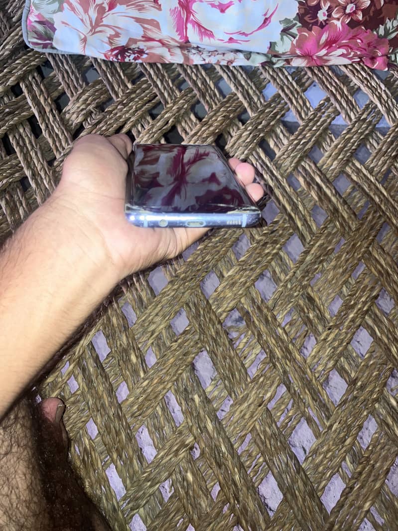 Samsung Mobile S8 Plus 3