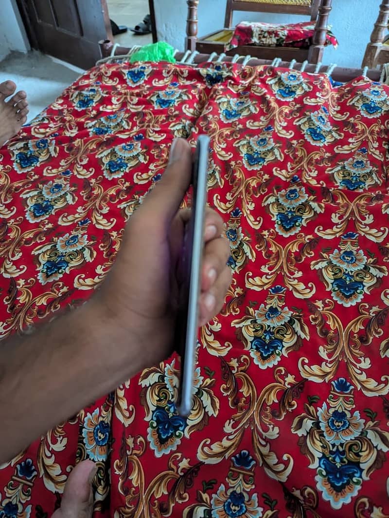 Samsung Mobile S8 Plus 5