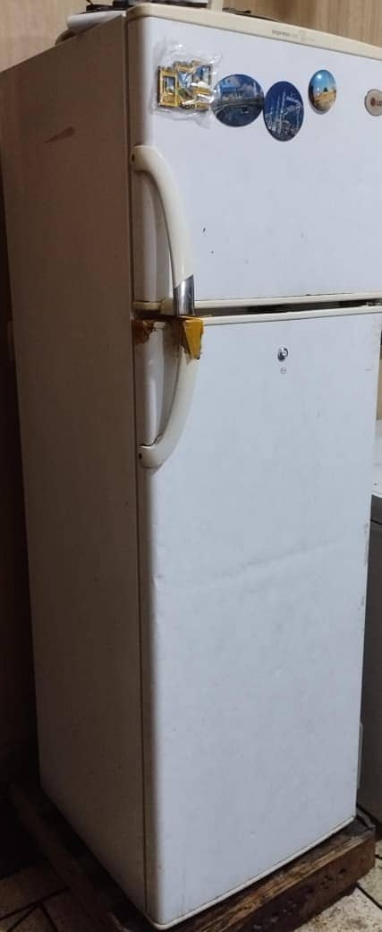 LG Refrigrator 0