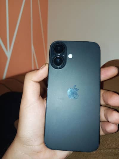 Apple iPhone 16