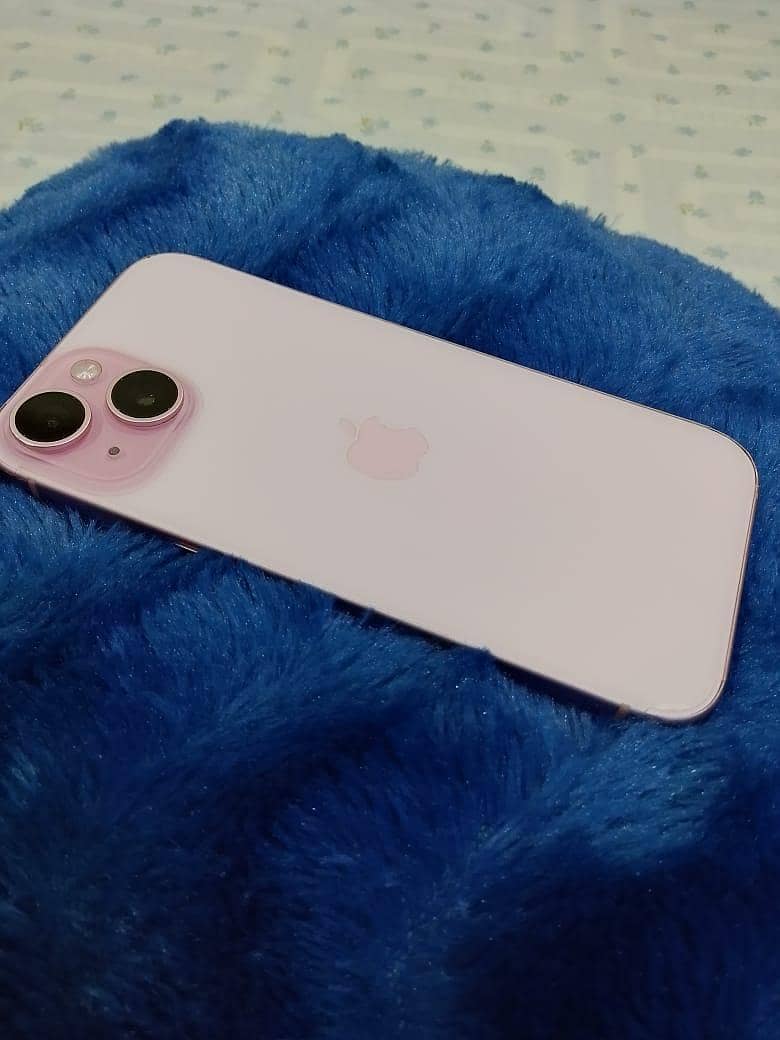 Apple iPhone 15 2