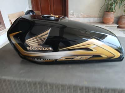 Honda CG 125 Gold 2026 Tanky & Tapay