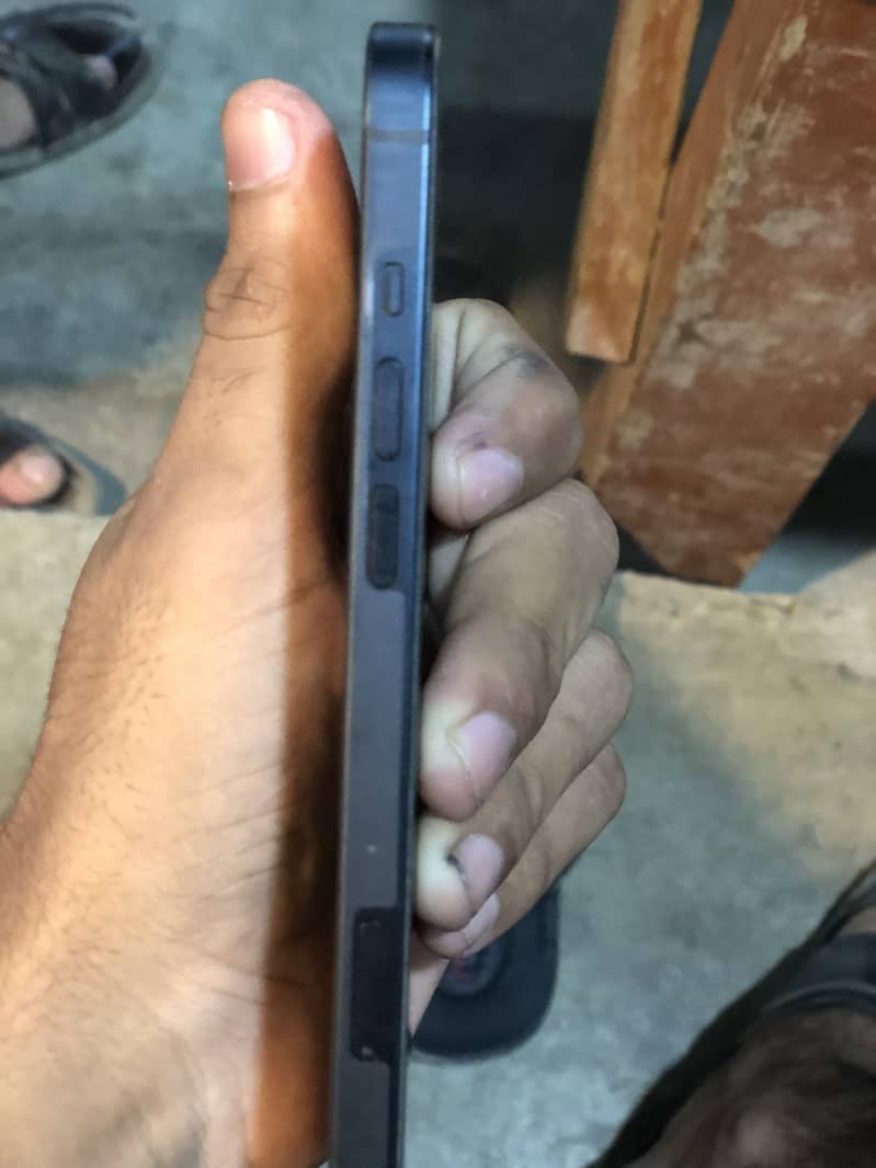 Apple iPhone 13 3