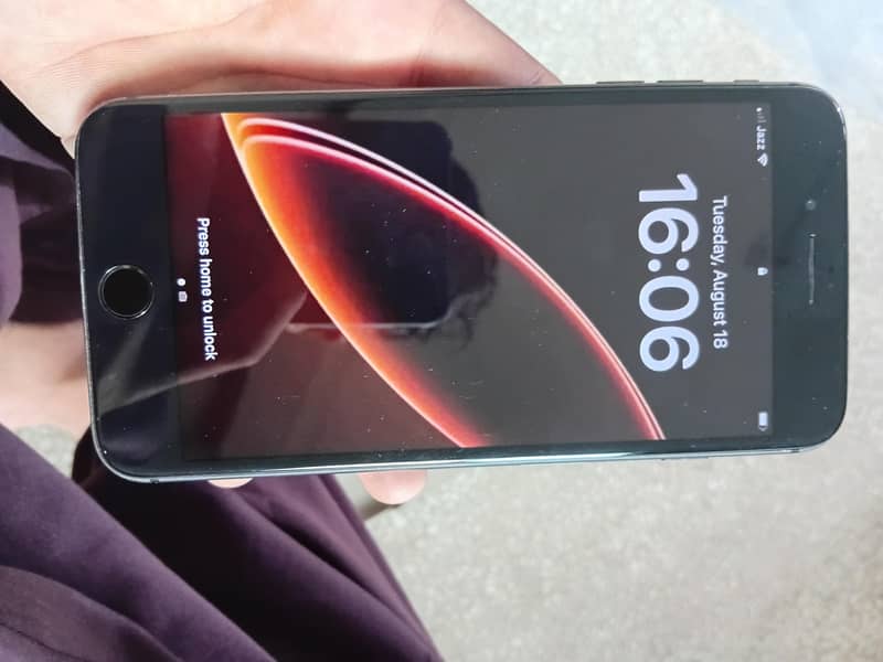 Apple iPhone 8 Plus 0