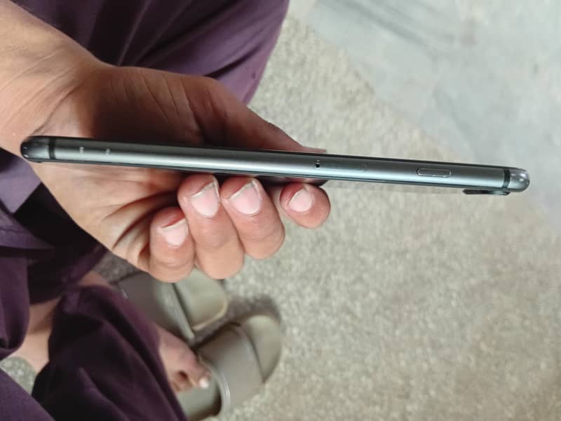Apple iPhone 8 Plus 2