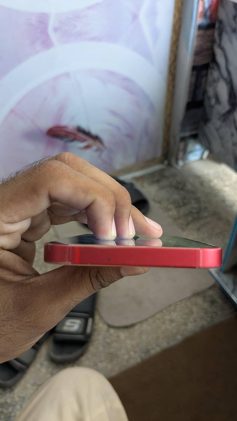 Apple iPhone 12 4