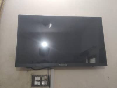 Samsung 32 inch LCD TV Good Condition.