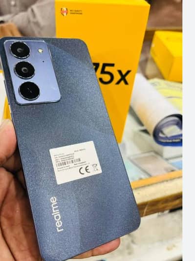 Realme C75x 12/128 with original box