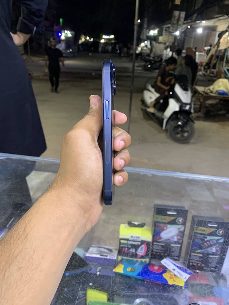 Apple iPhone 14 2