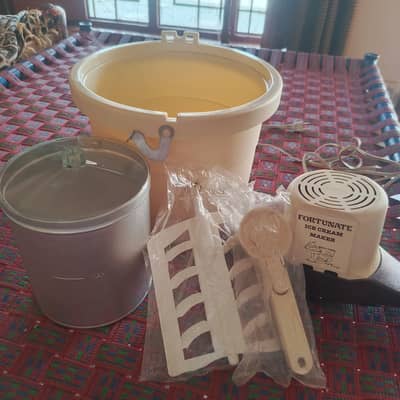Ice cream maker