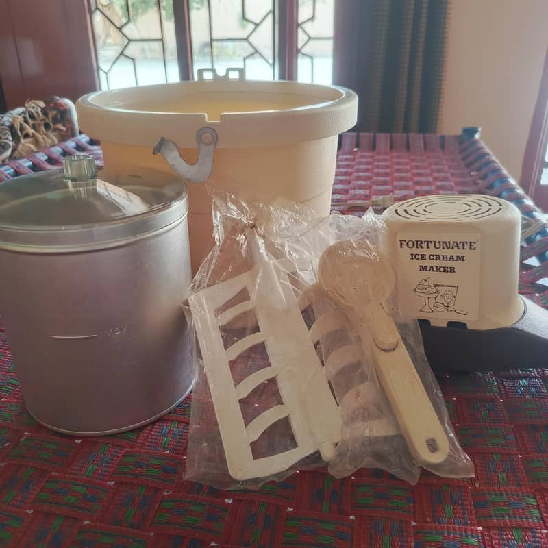 Ice cream maker 1