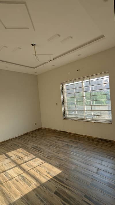 10 MARLA UPPER PORTION FOR RENT WITH OUT GAS