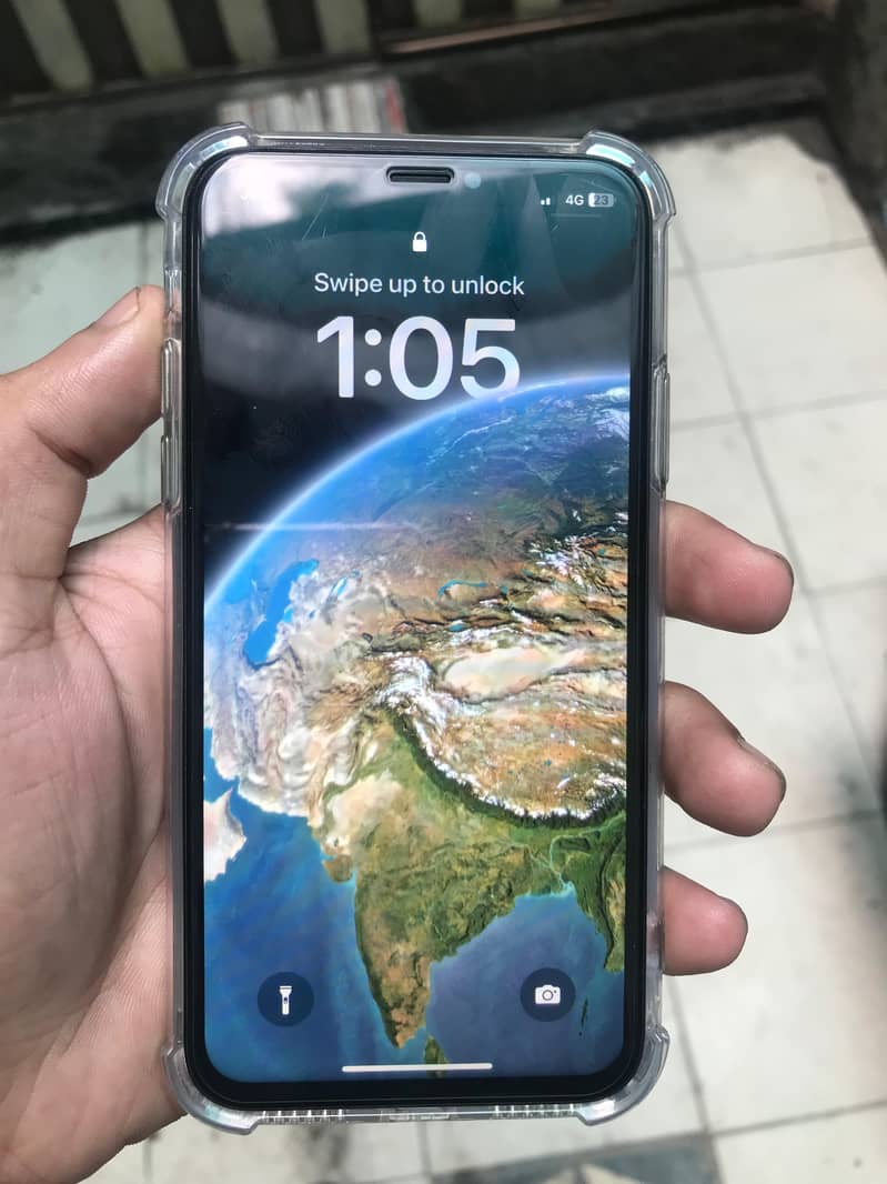 Apple iPhone X 4