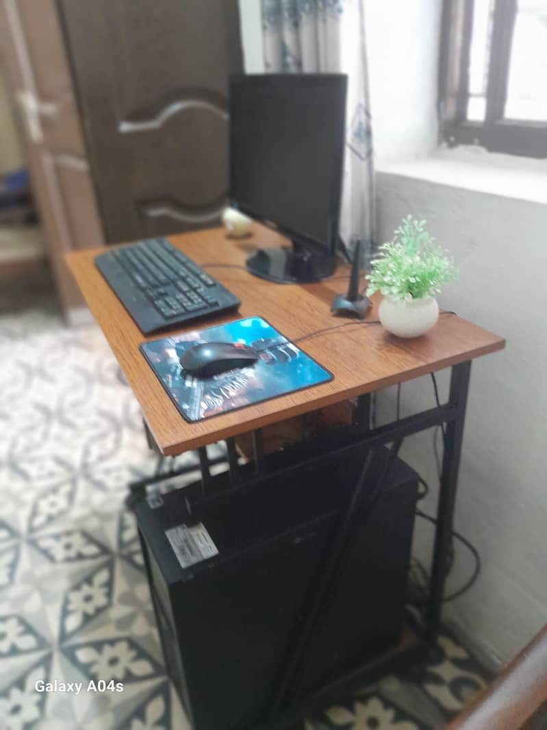 Computer Table 0