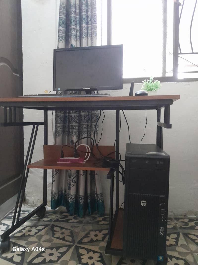 Computer Table 1