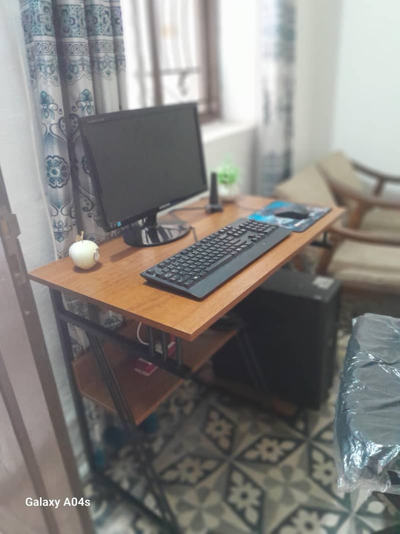 Computer Table 3