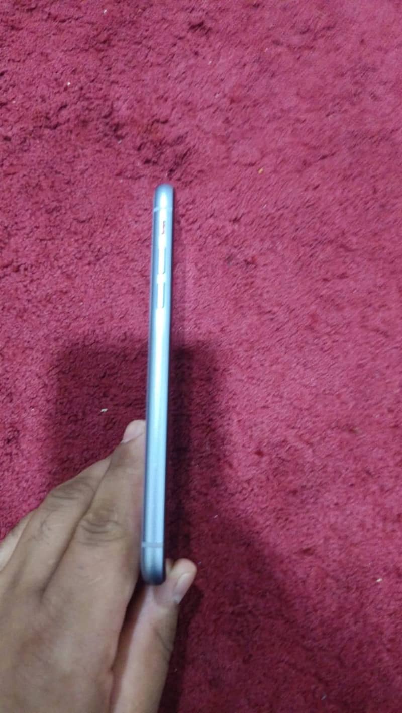 Apple iPhone 11 3
