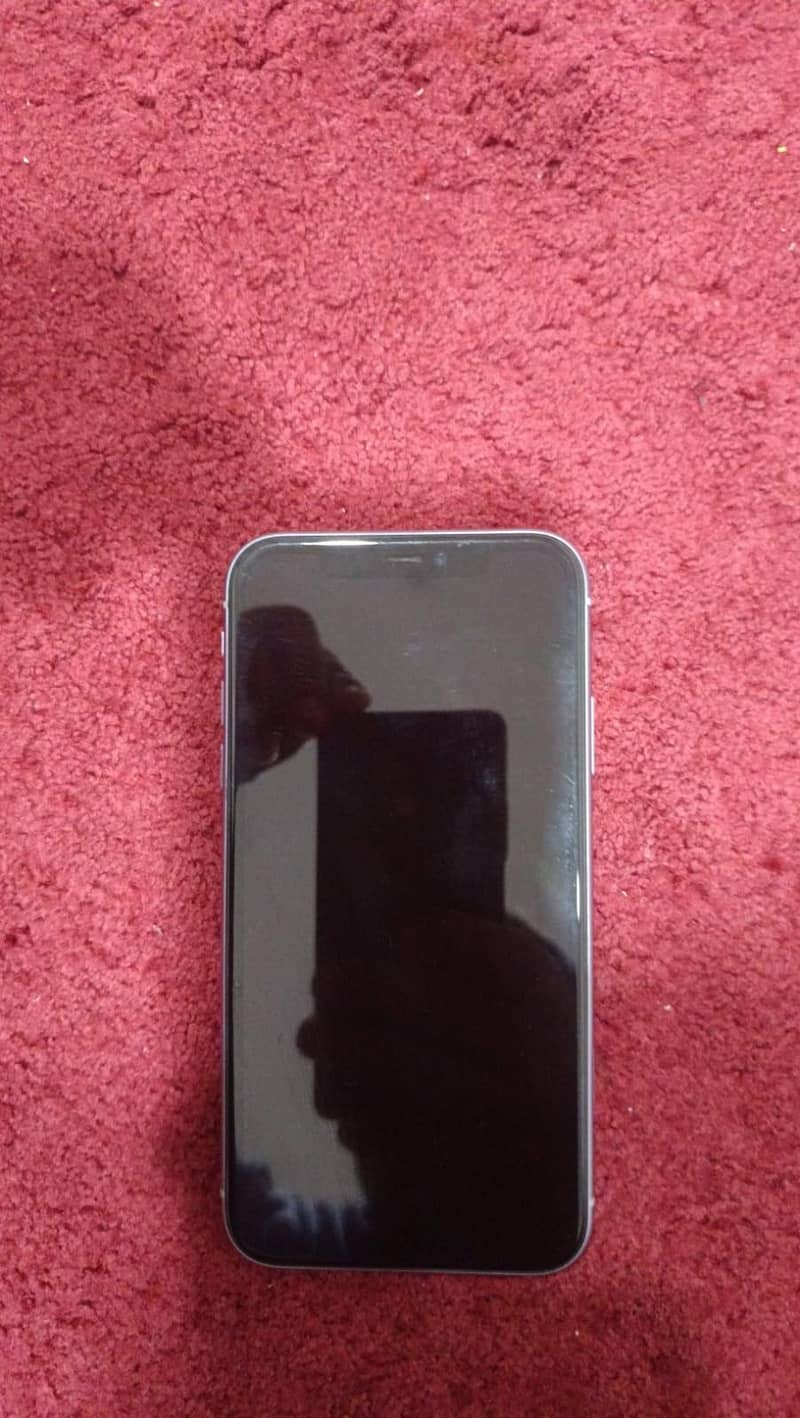 Apple iPhone 11 4