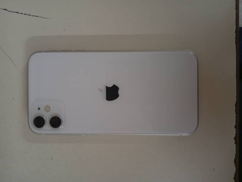 Apple iPhone 11 4