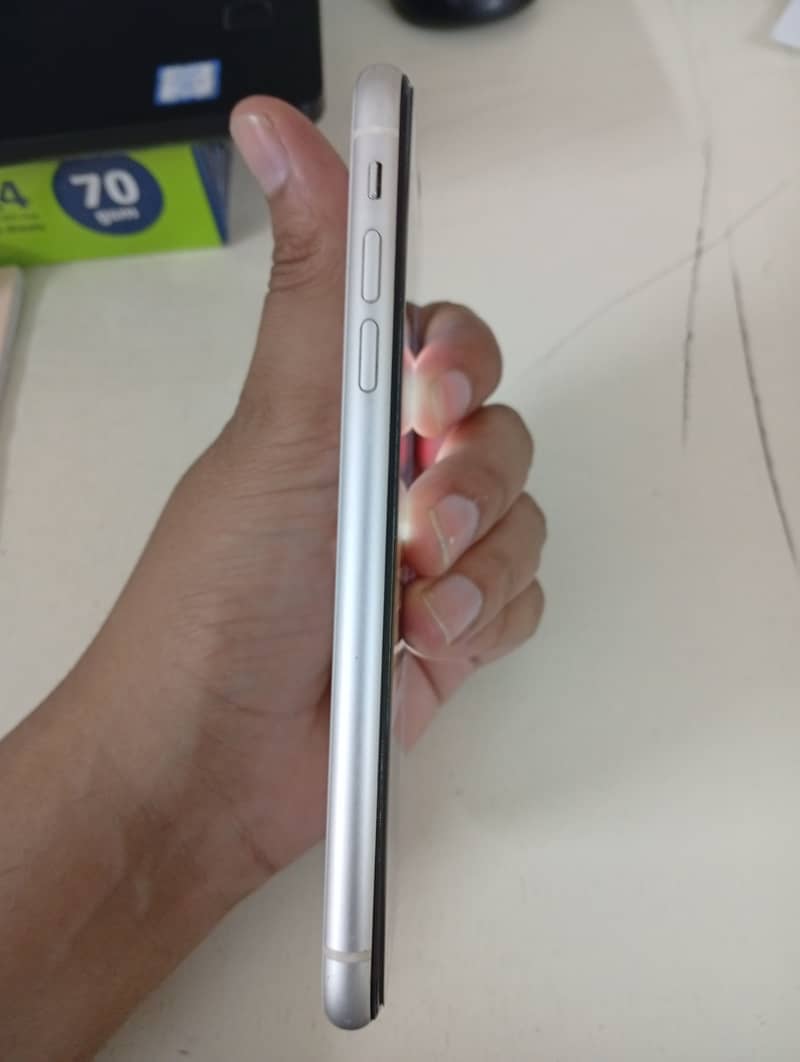 Apple iPhone 11 5