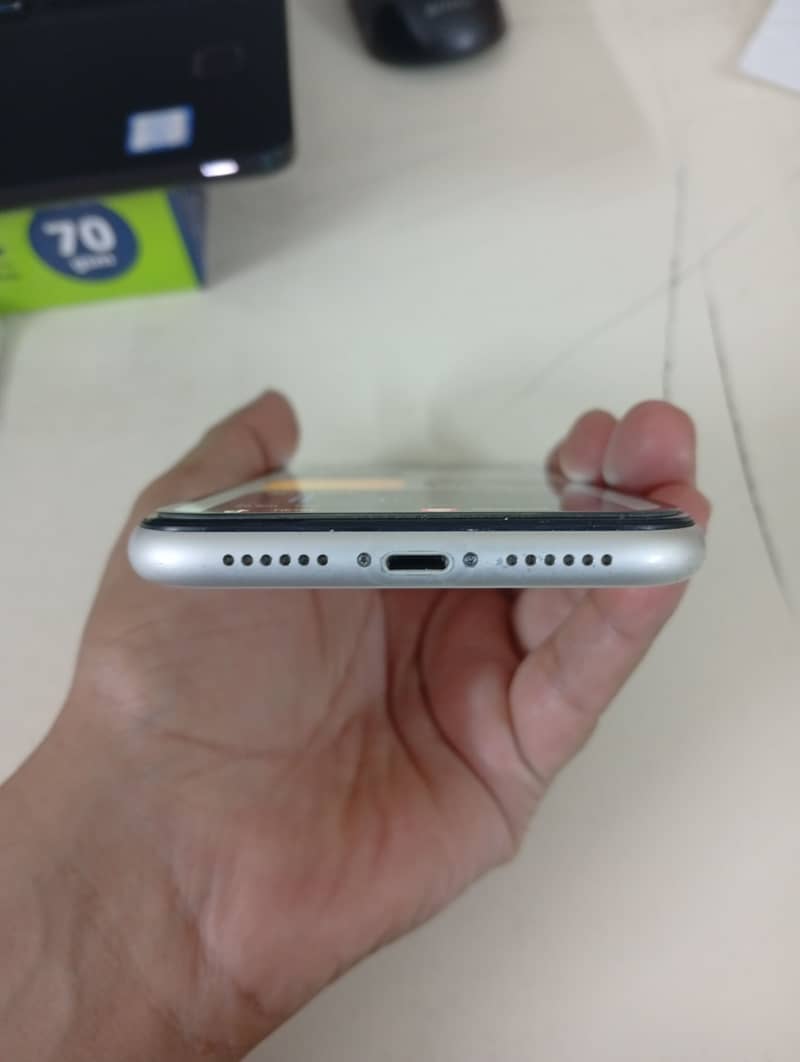 Apple iPhone 11 6