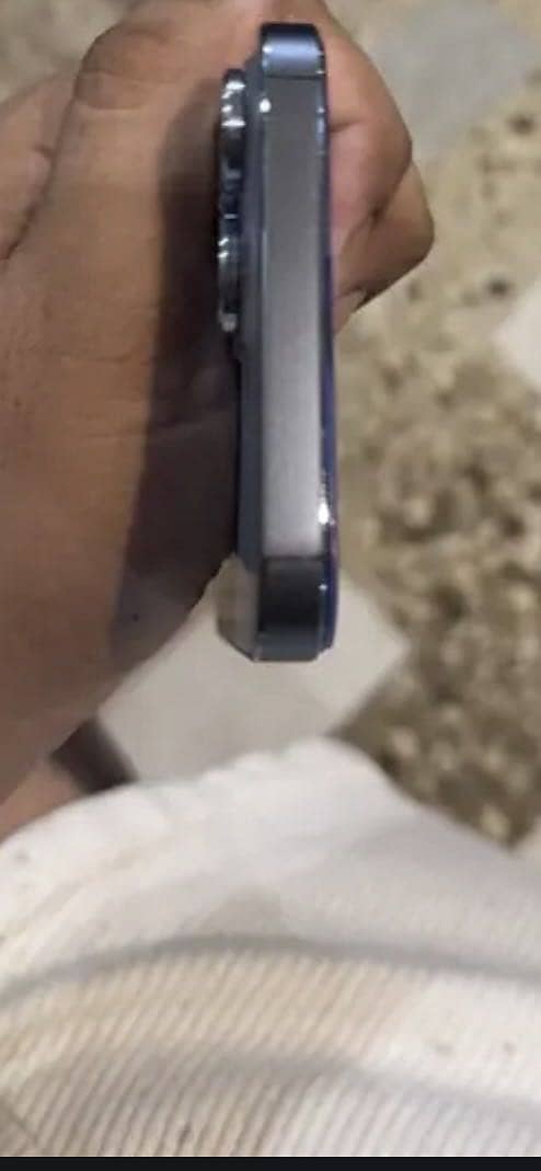 Apple iPhone 13 Pro Max 4