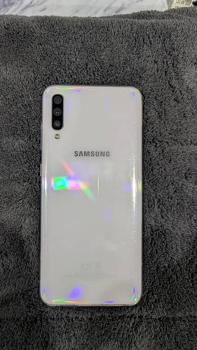 Samsung Mobile A70