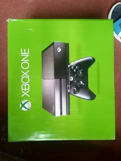 Xbox One with Controller 500Gb