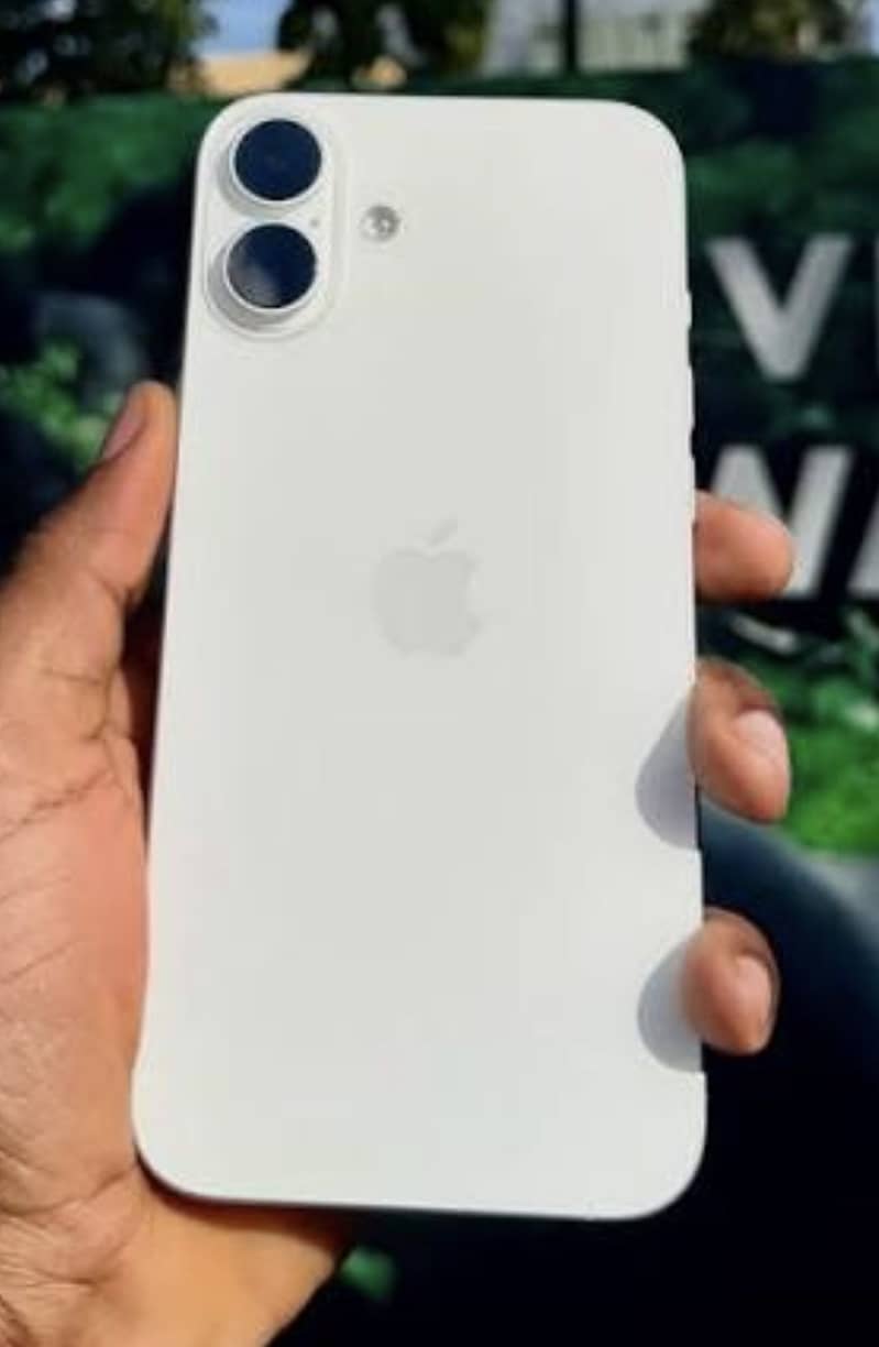 Apple iPhone 16 Plus 2