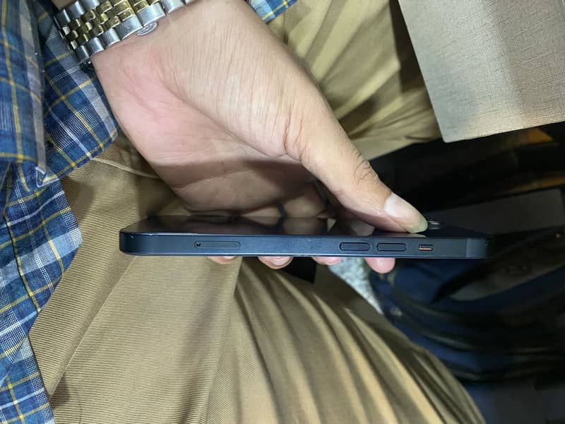 Apple iPhone 13 3