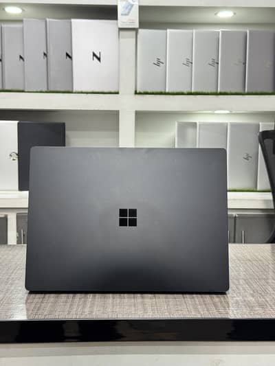 Microsoft Surface Laptop 4 || Ryzen 7 | 16 GB 2K Touch Screen